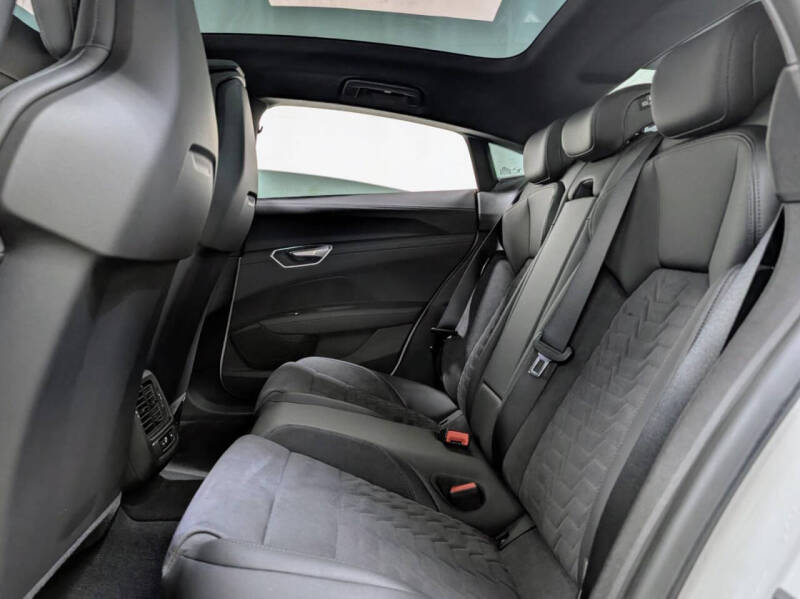 2022 Audi e-tron GT quattro Premium Plus