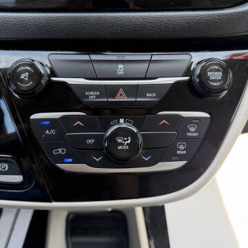 2017 Chrysler Pacifica Touring