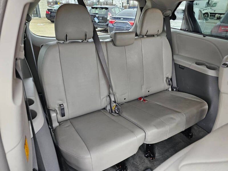 2012 Toyota Sienna XLE 8-Passenger