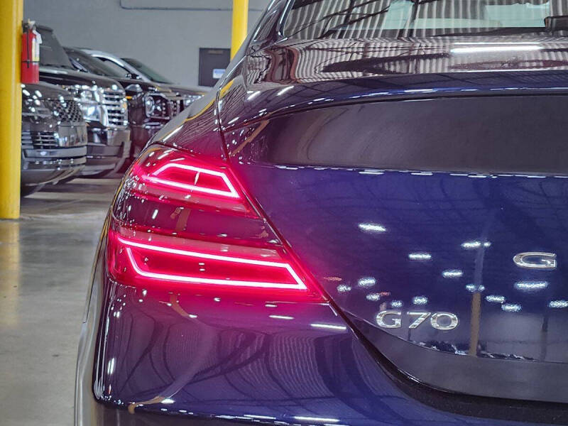 2023 Genesis G70