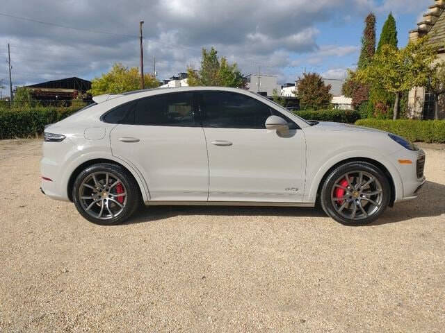 2022 Porsche Cayenne GTS Coupe