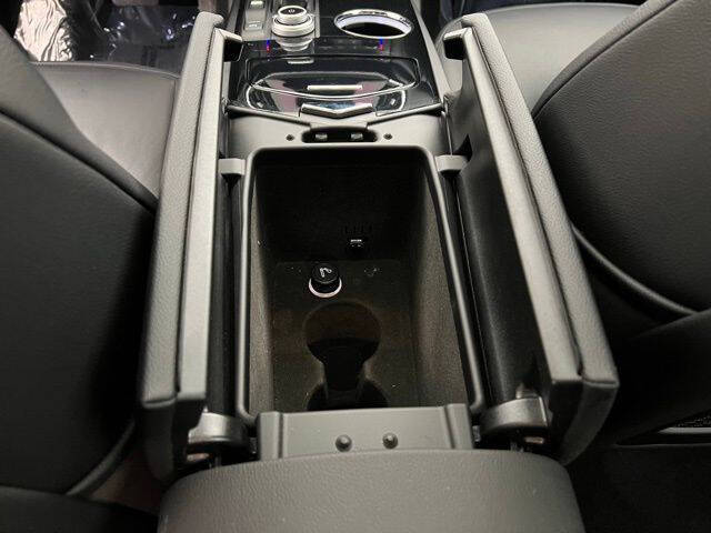 2022 Maserati Ghibli Modena Q4