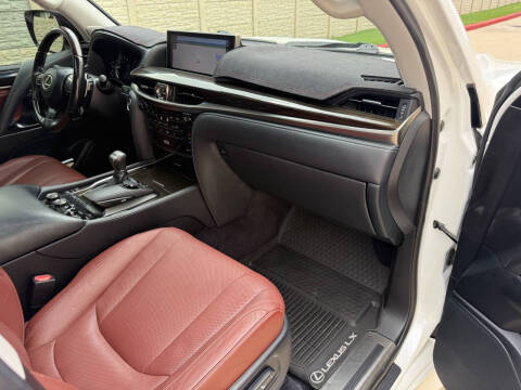 2017 Lexus LX 570