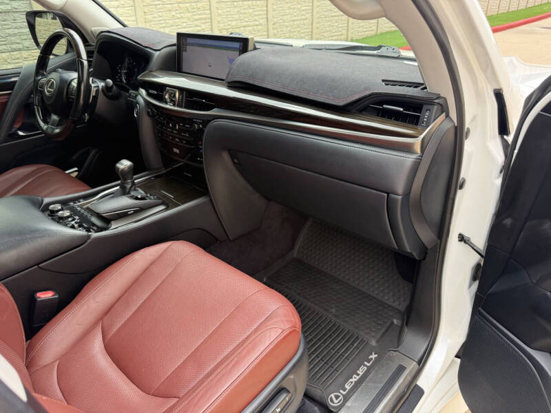 2017 Lexus LX 570