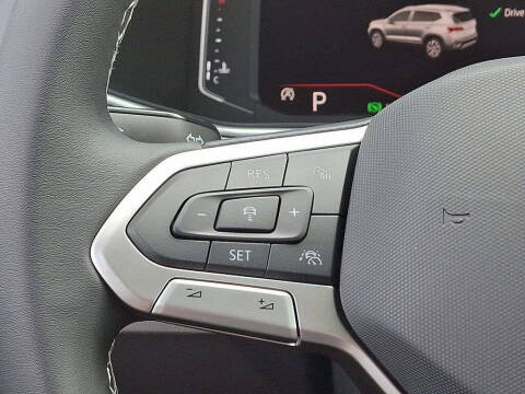 2025 Volkswagen Taos SEL 4Motion