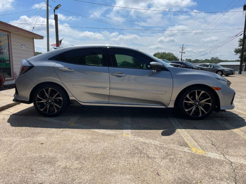 2018 Honda Civic Hatchback Sport Touring photo 5