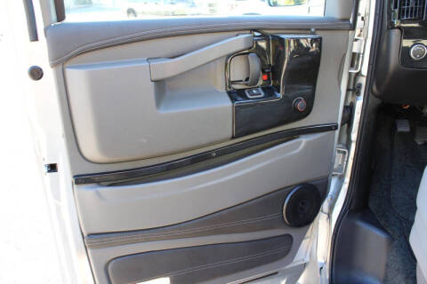 2025 Chevrolet Express 2500