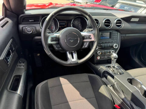 2015 Ford Mustang V6