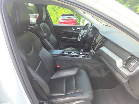 2023 Volvo XC60 B5 Core