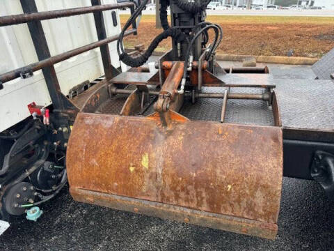 2007 Freightliner M2 106