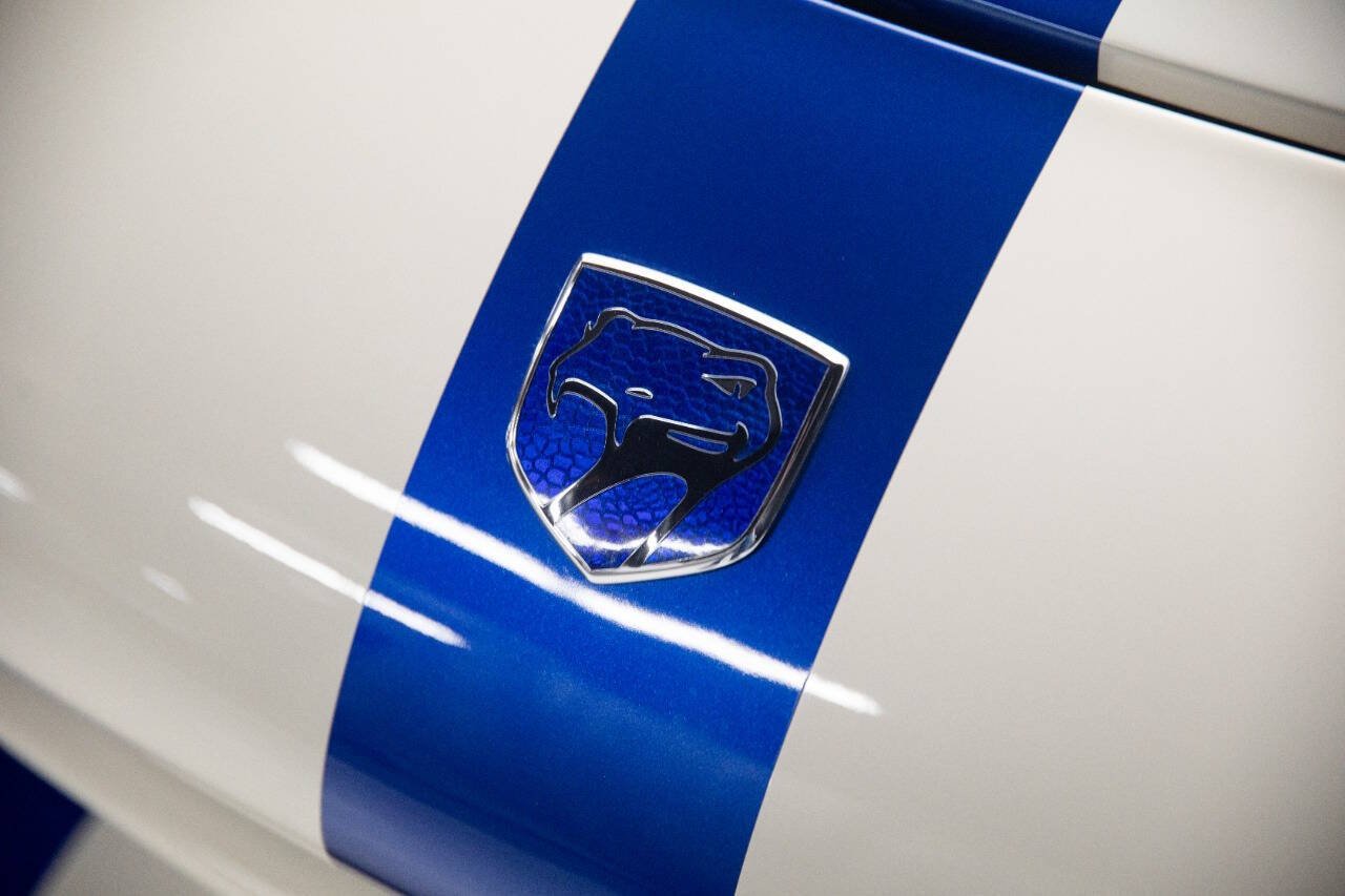 1997 Dodge Viper 38
