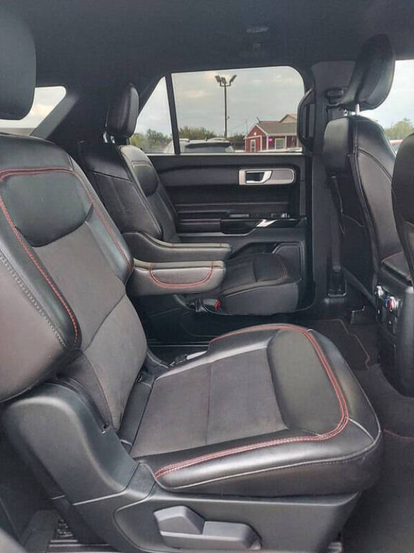 2022 Ford Explorer ST-Line