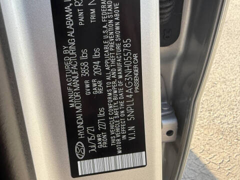 2022 Hyundai Elantra SE