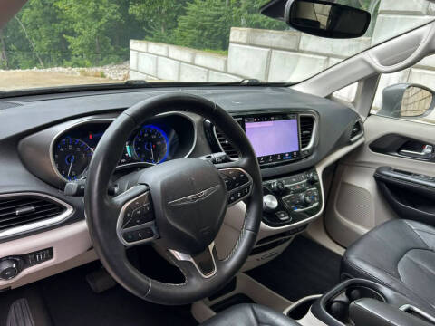 2022 Chrysler Pacifica Touring L