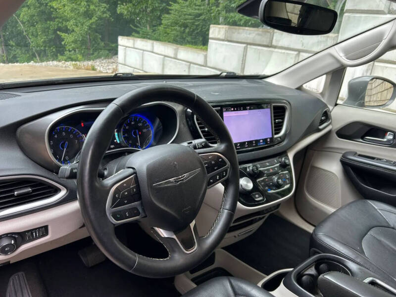 2022 Chrysler Pacifica Touring L