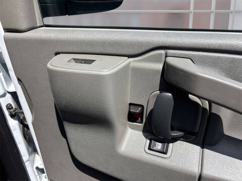 2024 Chevrolet Express 2500