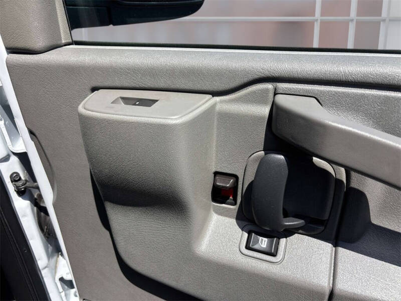 2024 Chevrolet Express 2500