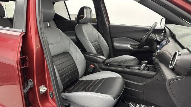 2022 Nissan Kicks SR