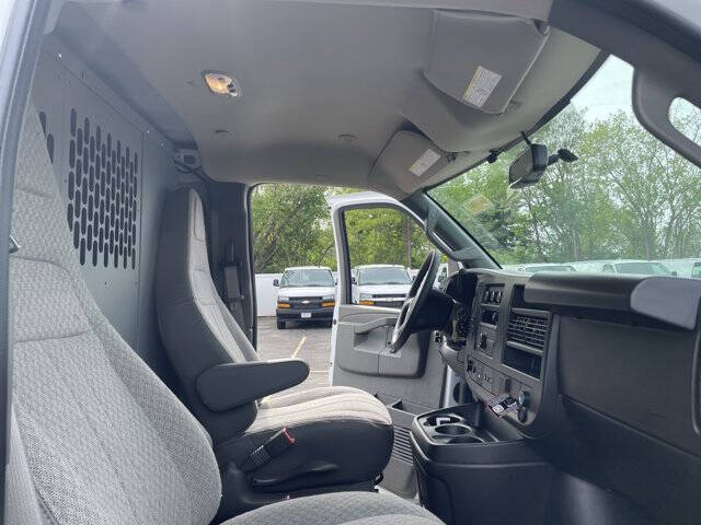 2025 Chevrolet Express 2500