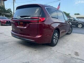 2021 CHRYSLER Pacifica Minivan - $25,897
