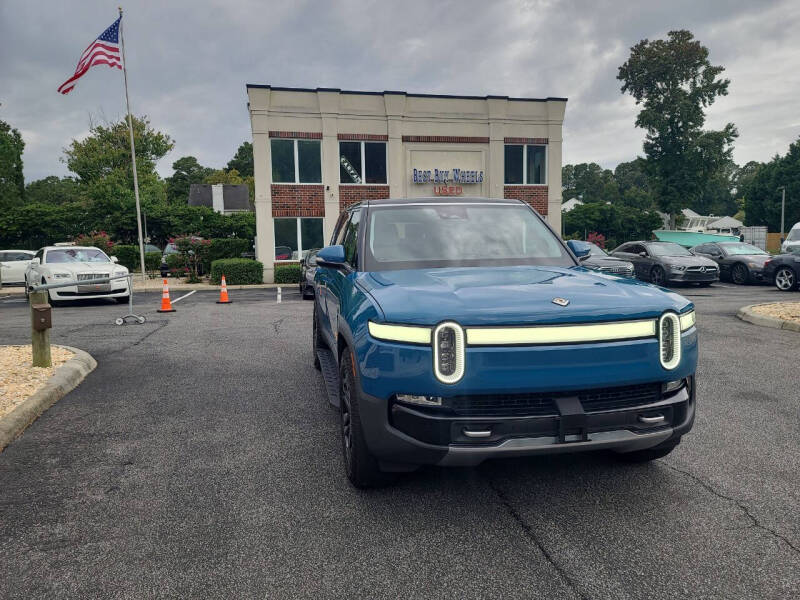 2023 Rivian R1S Adventure's photo