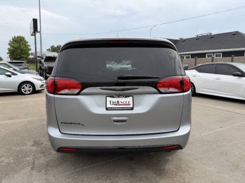 2020 Chrysler Pacifica Touring