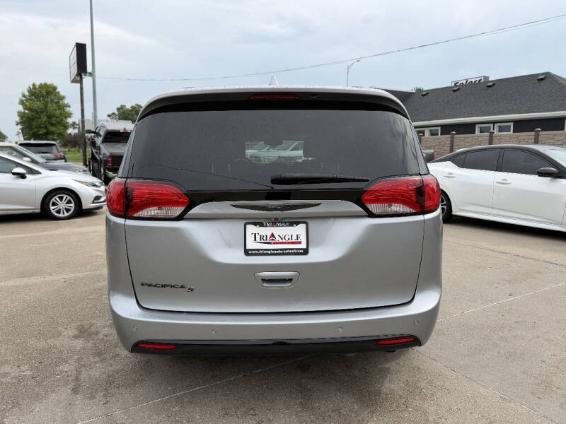 2020 Chrysler Pacifica Touring