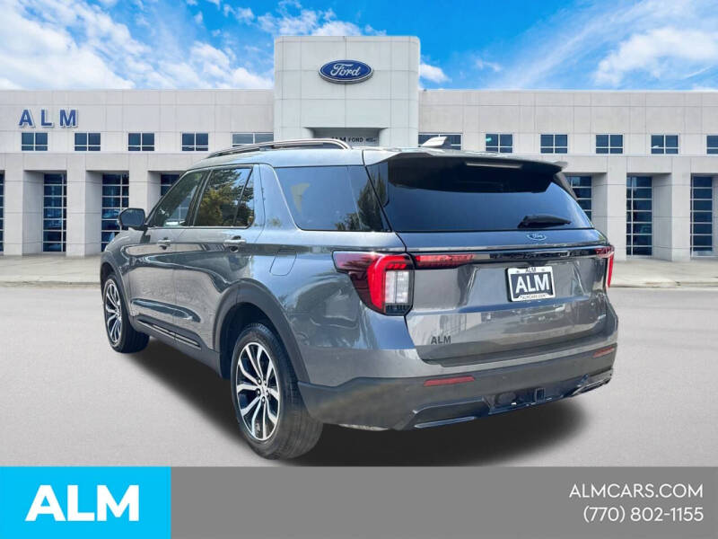 2025 Ford Explorer ST-Line