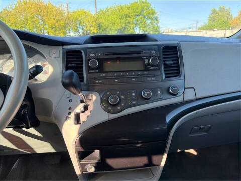 2012 Toyota Sienna