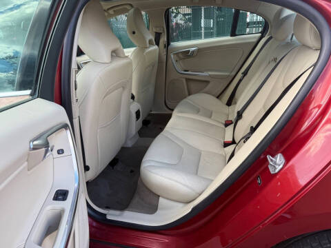 2015 Volvo S60 T5 Platinum