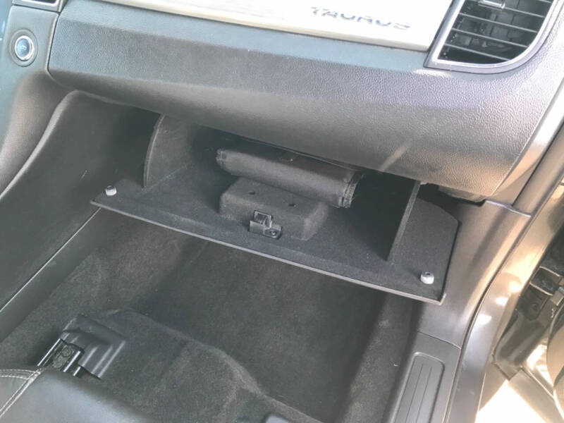2015 Ford Taurus SEL