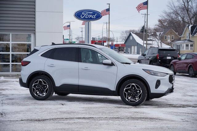 2026 Ford Escape Hybrid Platinum