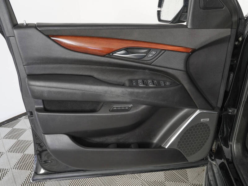 2015 Cadillac Escalade Luxury