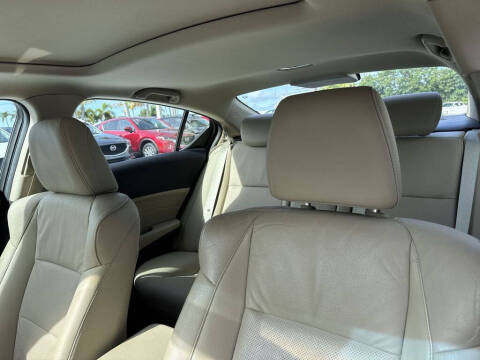 2015 Acura ILX 2.0L w/Tech