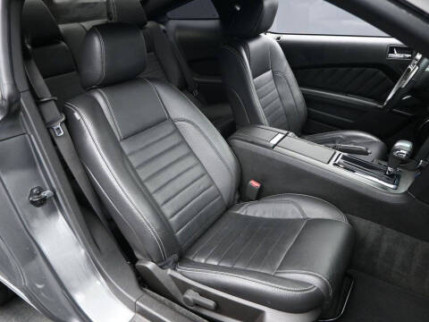 2011 Ford Mustang V6