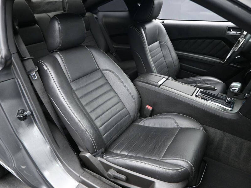 2011 Ford Mustang V6