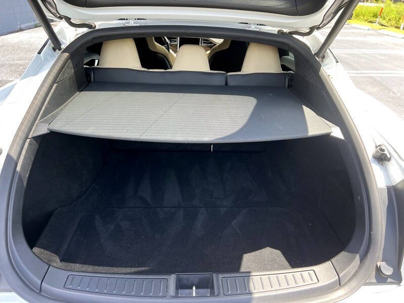2015 Tesla Model S 85