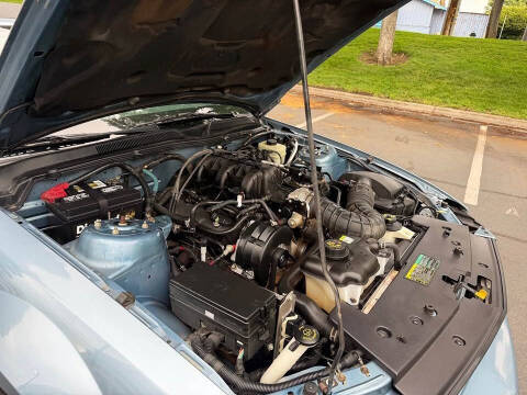 2005 Ford Mustang V6 Premium