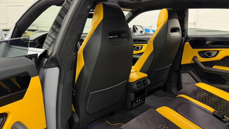 2022 Lamborghini Urus
