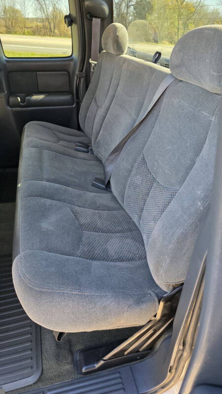 2004 Chevrolet Silverado 1500 LS