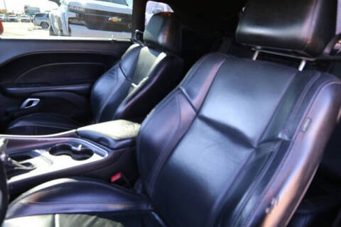 2016 Dodge Challenger SXT Plus