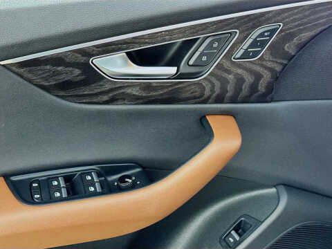 2022 Audi Q8 quattro Premium Plus 55 TFSI