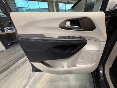 2018 Chrysler Pacifica Touring L Plus