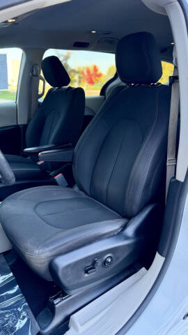 2017 Chrysler Pacifica Touring