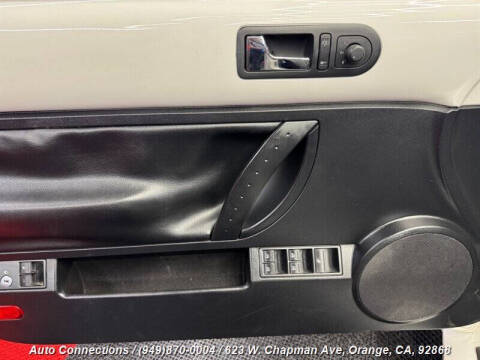 2010 Volkswagen New Beetle Convertible