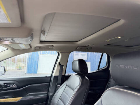 2017 GMC Acadia Denali