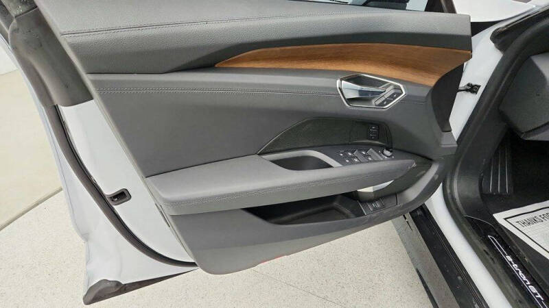 2024 Audi e-tron GT quattro Prestige