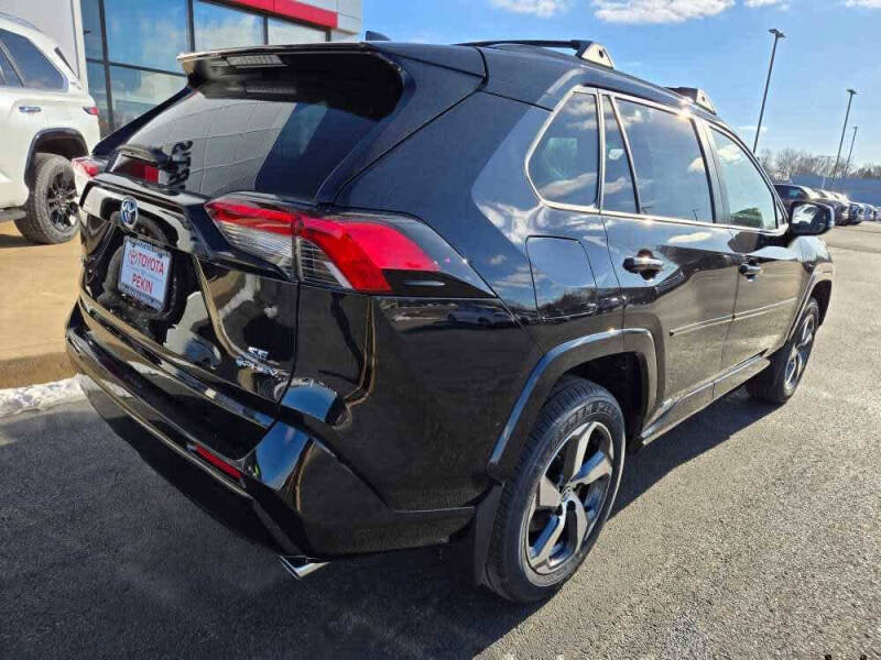 2025 Toyota RAV4 Plug-in Hybrid SE