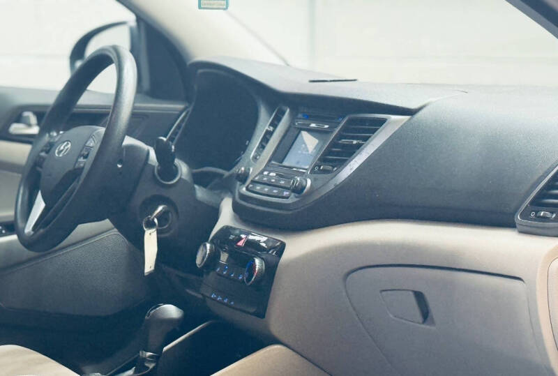 2016 Hyundai Tucson SE