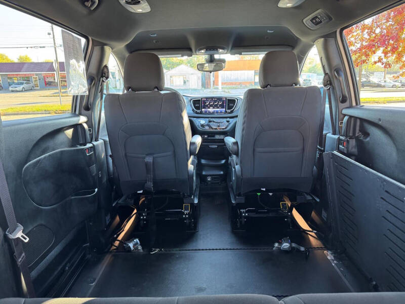 2024 Chrysler Pacifica Touring